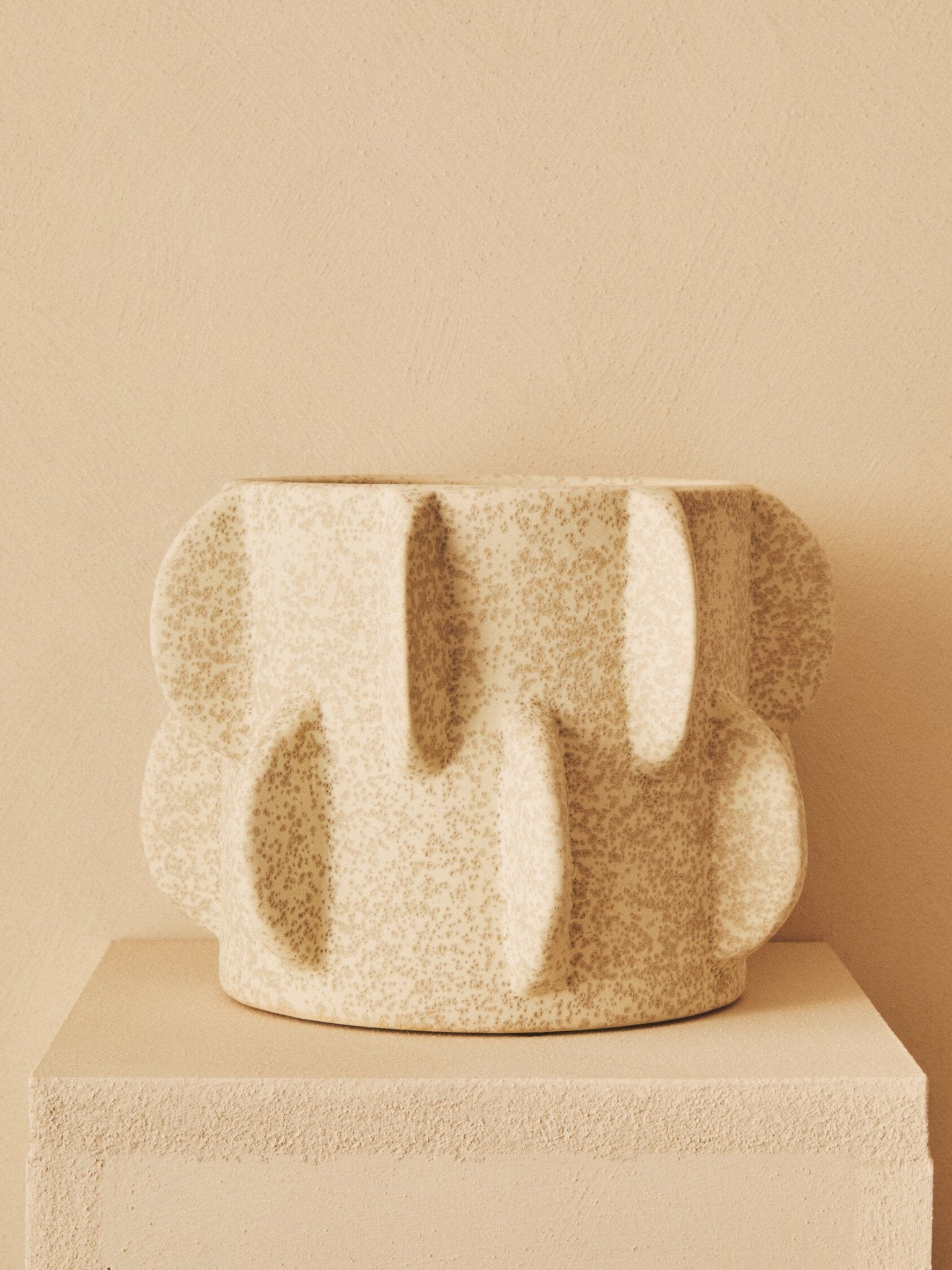 Sidra Small Cream Textured Planter | Luxury Home Accessories | Heulog Glow