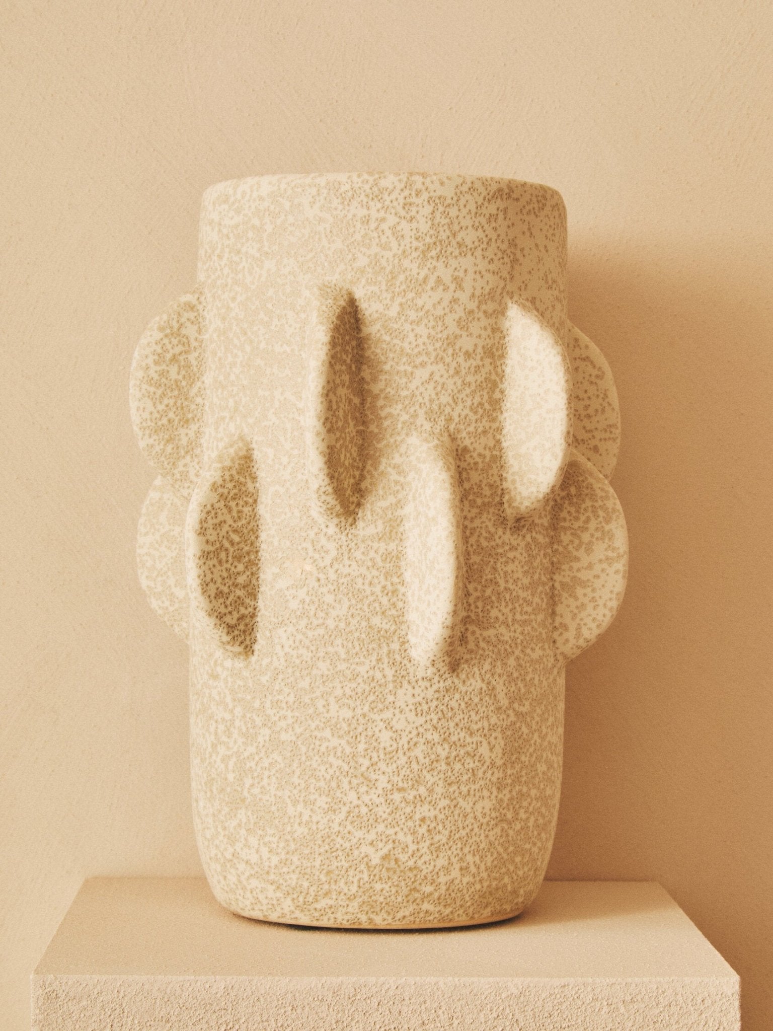 Sidra Small Cream Textured Vase | Luxury Home Accessories | Heulog Glow