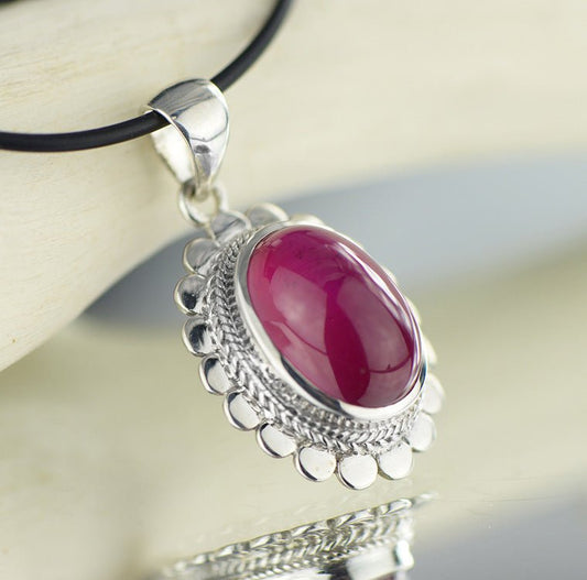 Silver pendant sweater chain Valentine's Day gift | Luxury Home Accessories | Heulog Glow