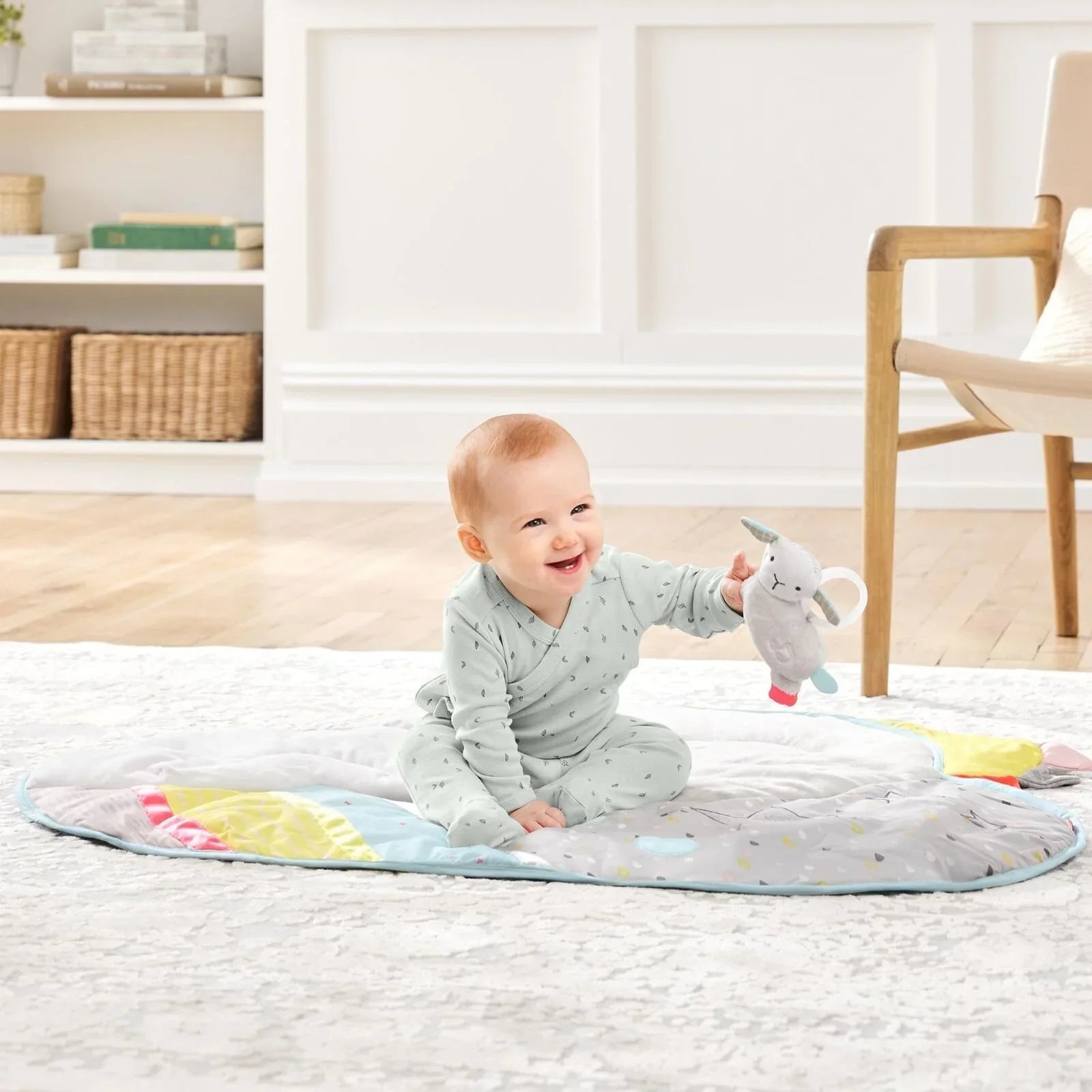 Skip Hop Silver Lining Cloud Activity Gym | Luxury Home Accessories | Heulog Glow