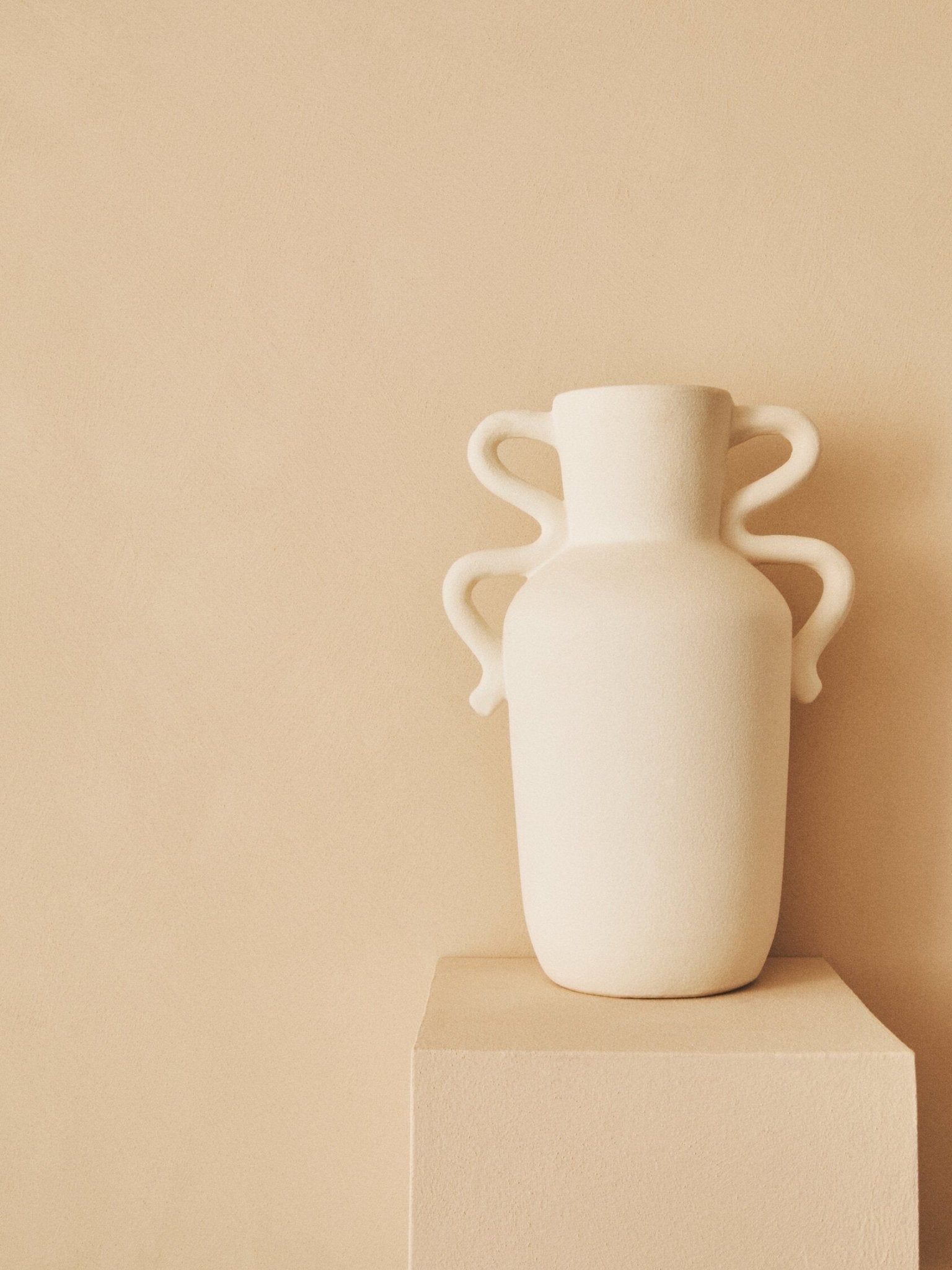 Sonata Large White Vase with Abstract Handles | Luxury Home Accessories | Heulog Glow