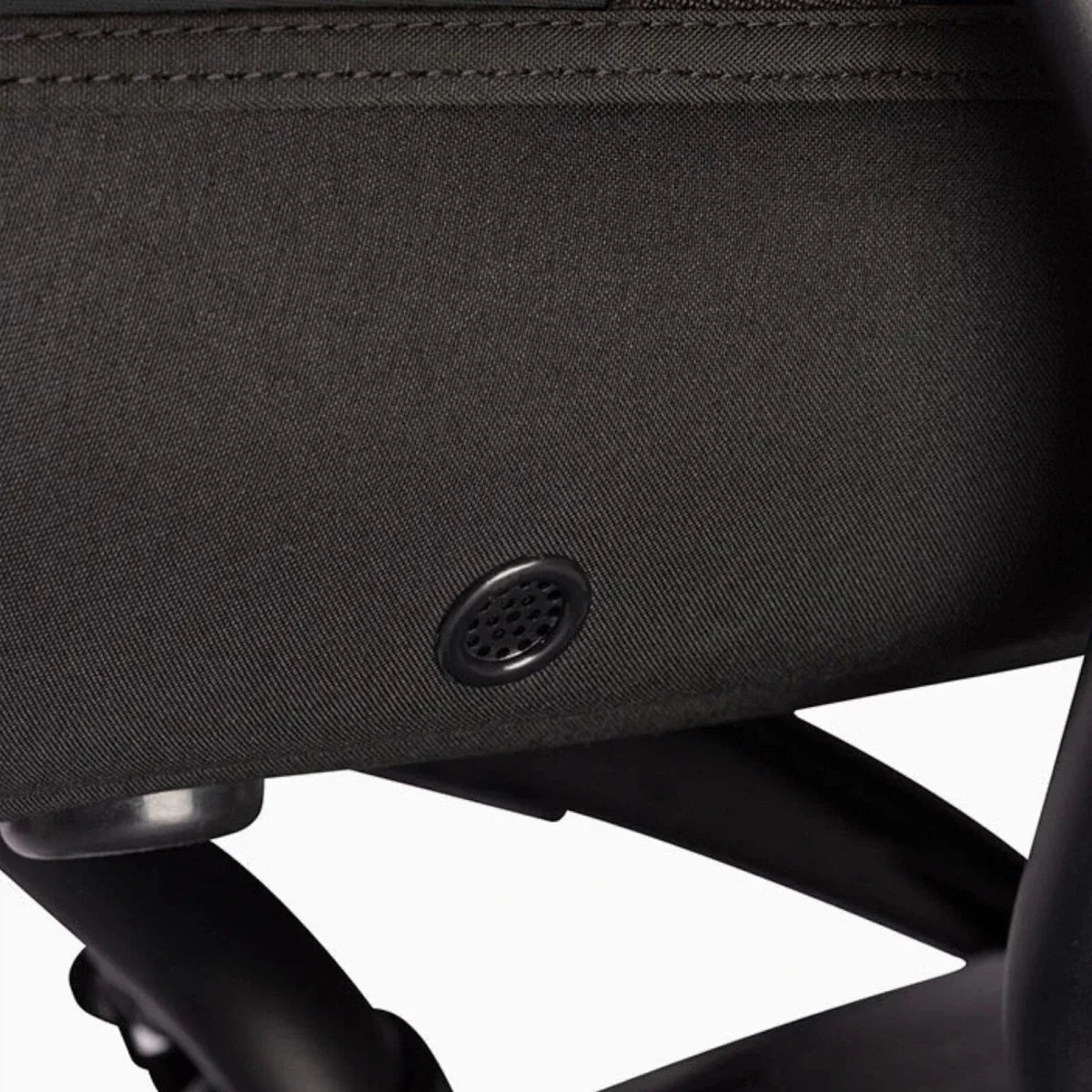 Stokke / Babyzen YOYO Newborn Shell - Black | Luxury Home Accessories | Heulog Glow