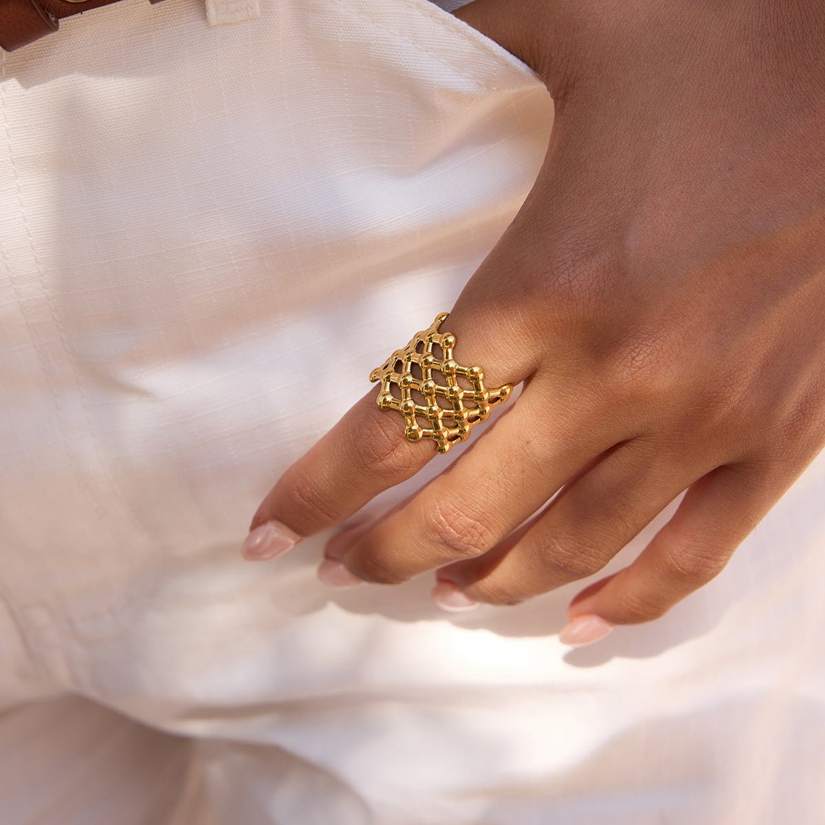 Titanium Steel Does Not Fade Exaggerated Women's Ring | Luxury Home Accessories | Heulog Glow