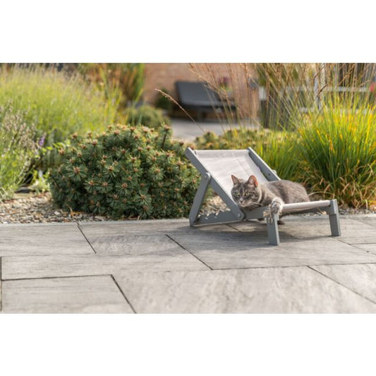 Trixie Outdoor beach chair for cats | Luxury Home Accessories | Heulog Glow