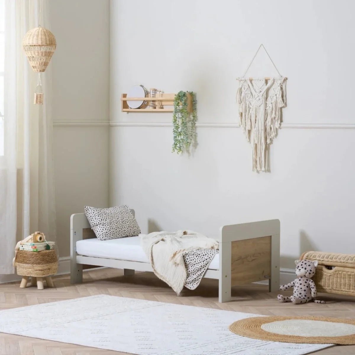 Tutti Bambini Alba Cot Bed - White Sand/Distressed Oak | Luxury Home Accessories | Heulog Glow