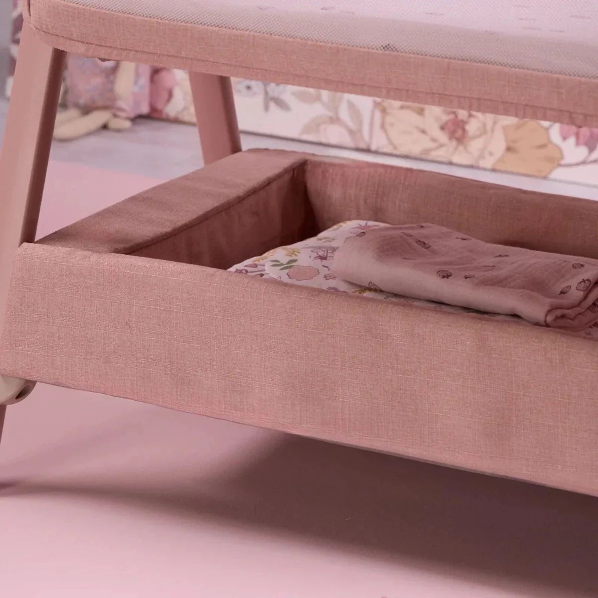 Tutti Bambini CoZee Zen Bedside Crib - Blush | Luxury Home Accessories | Heulog Glow