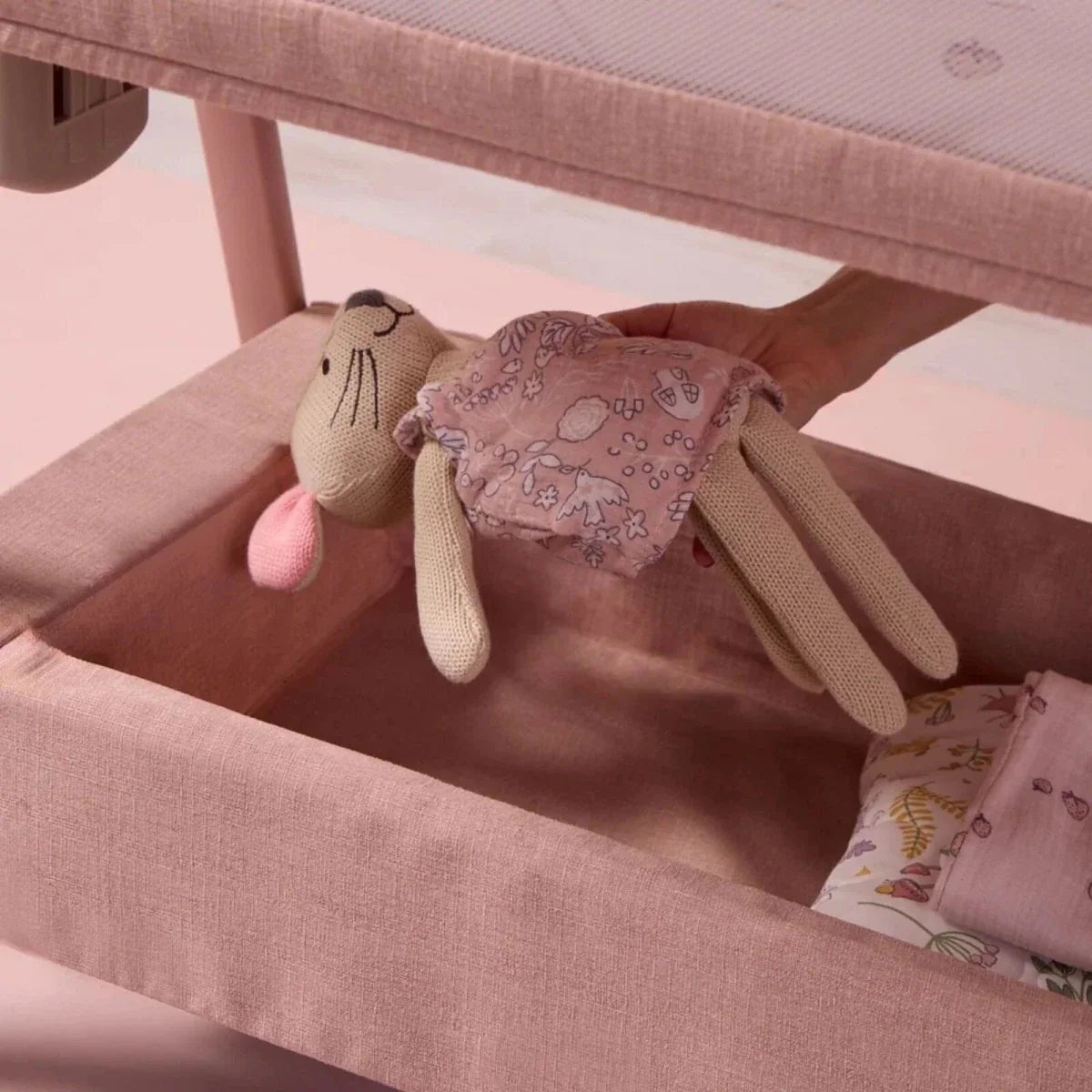 Tutti Bambini CoZee Zen Bedside Crib - Blush | Luxury Home Accessories | Heulog Glow