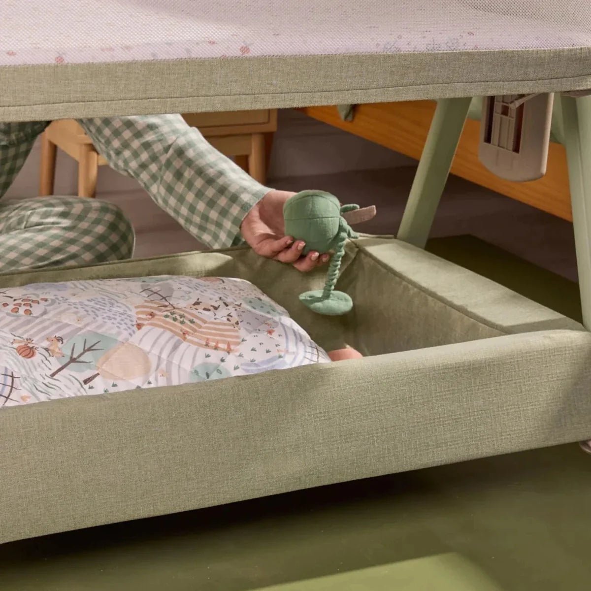 Tutti Bambini CoZee Zen Bedside Crib - Eucalyptus | Luxury Home Accessories | Heulog Glow