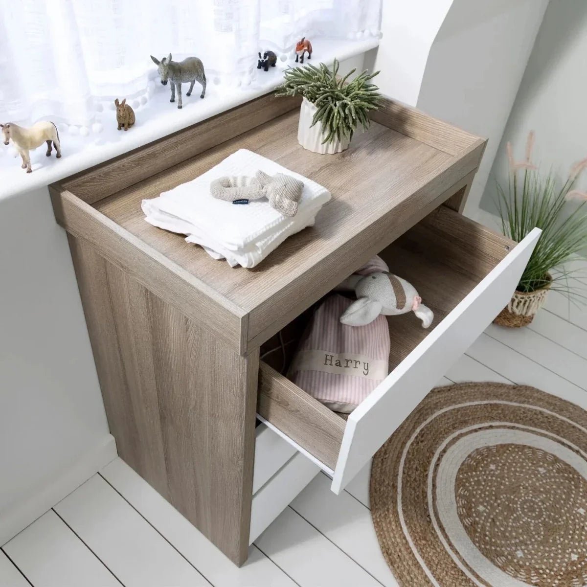 Tutti Bambini Modena 2 pcs Room Set - White/Oak | Luxury Home Accessories | Heulog Glow