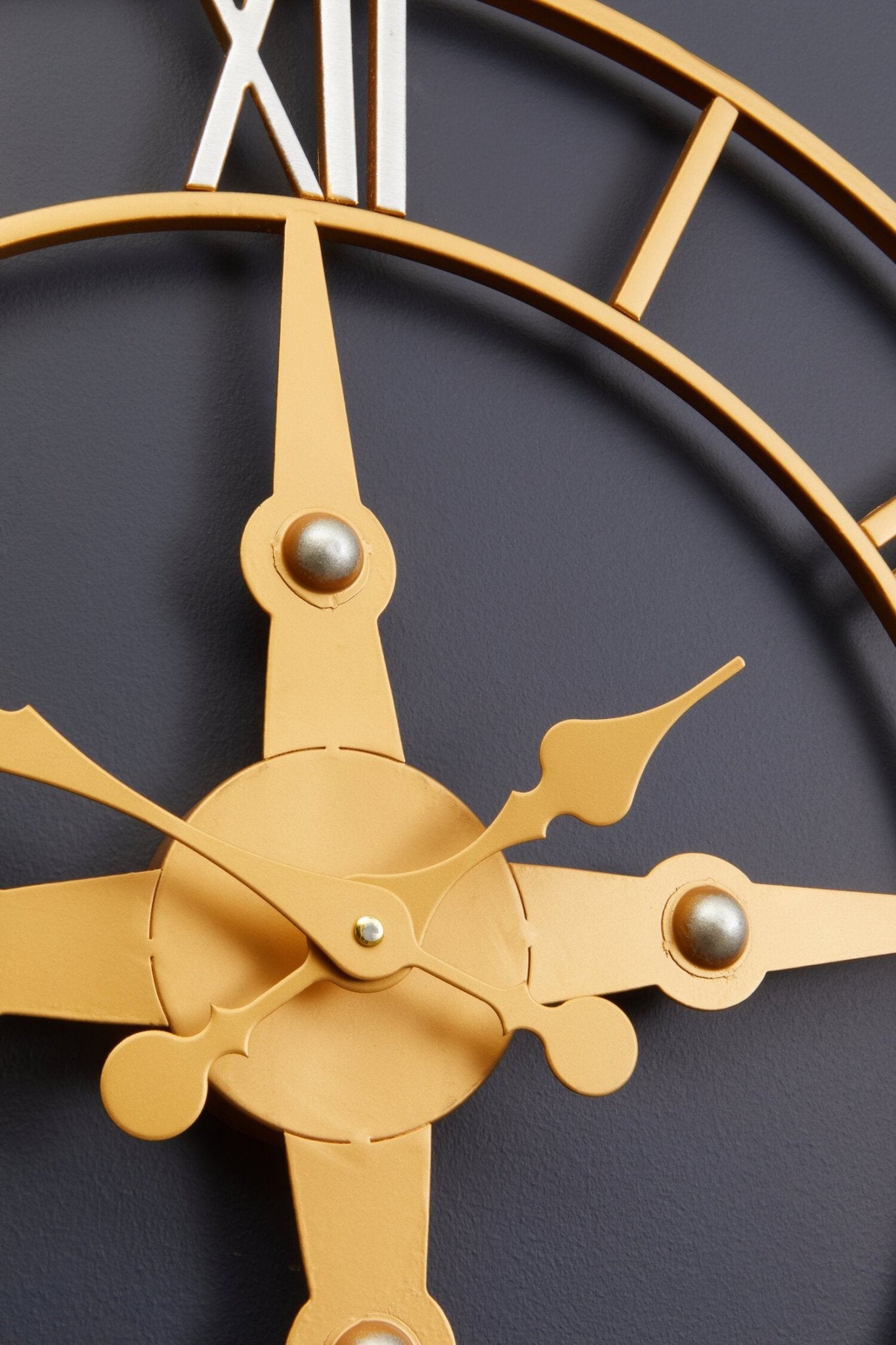 Vitus Gold and Silver Wall Clock | Luxury Home Accessories | Heulog Glow