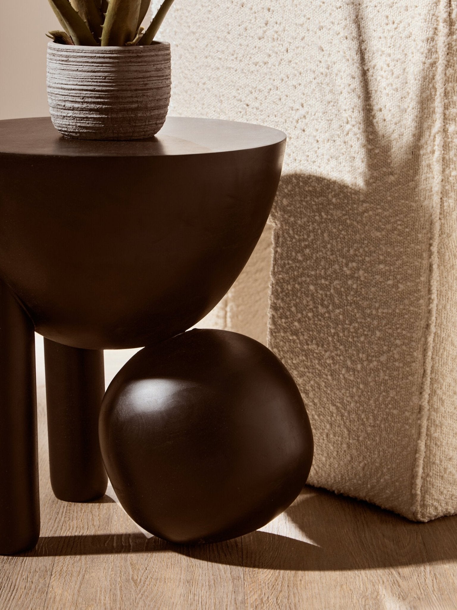 Walsa Black Finish Mango Wood Ball Detail Side Table | Luxury Home Accessories | Heulog Glow