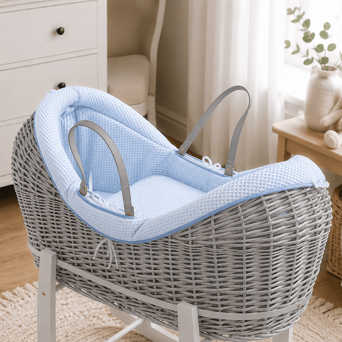 Wicker Deluxe Pod Baby Moses Basket With Stand | Luxury Home Accessories | Heulog Glow