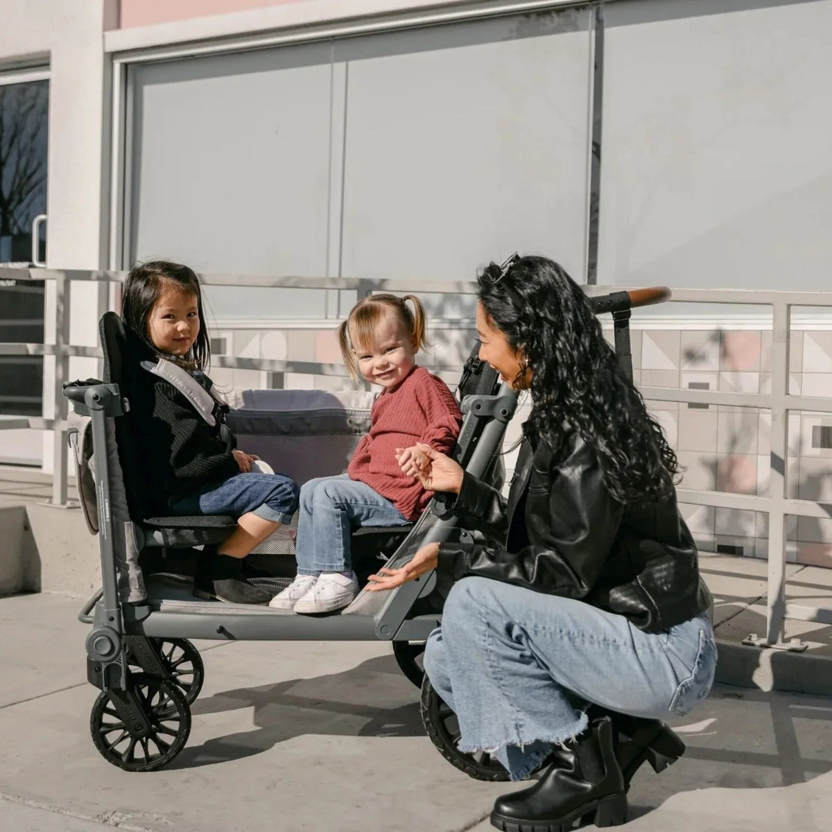 Wonderfold L2 Quad Stroller Wagon - Black | Luxury Home Accessories | Heulog Glow