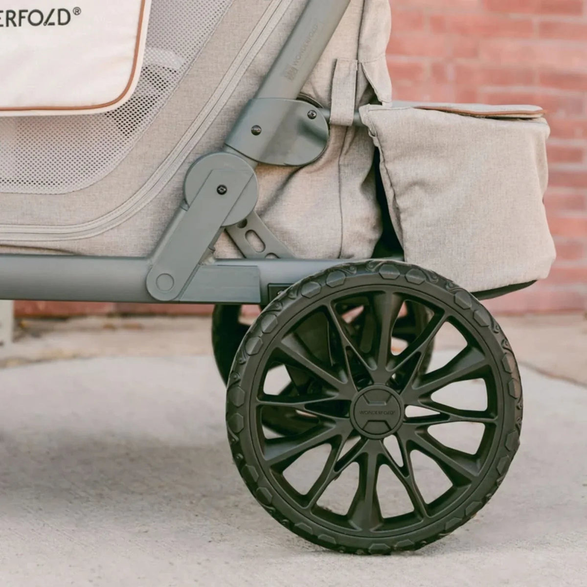 Wonderfold L4 Quad Stroller Wagon - Grey | Luxury Home Accessories | Heulog Glow