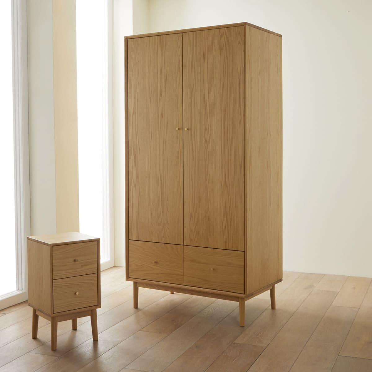Wright Narrow Oak Bedside Table | Luxury Home Accessories | Heulog Glow