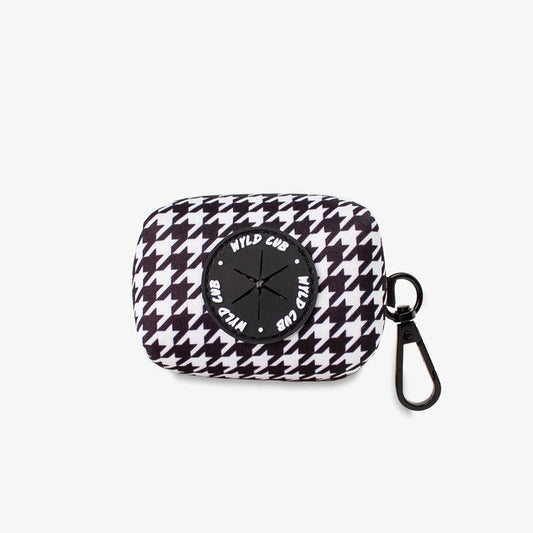 Wyld Cub - Dog Poop Bag Holder: Knightsbridge Houndstooth | Luxury Home Accessories | Heulog Glow