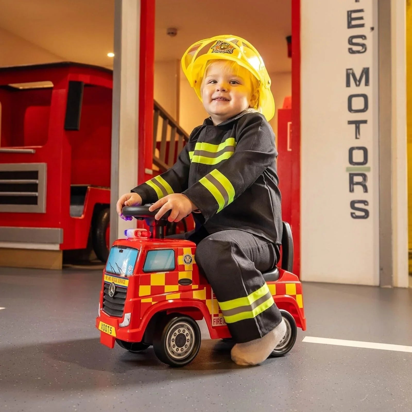 Xootz Mercedes-Benz Fire Engine Foot-to-Floor Ride On - Red | Luxury Home Accessories | Heulog Glow